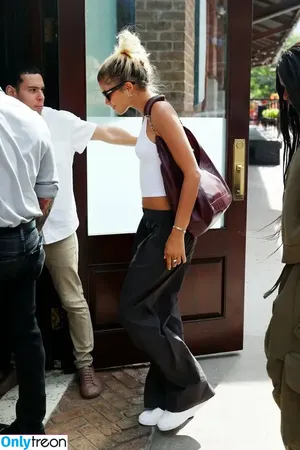Zendaya nude photo #3247