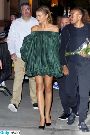 Zendaya nude photo #3250