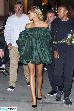 Zendaya nude photo #3251