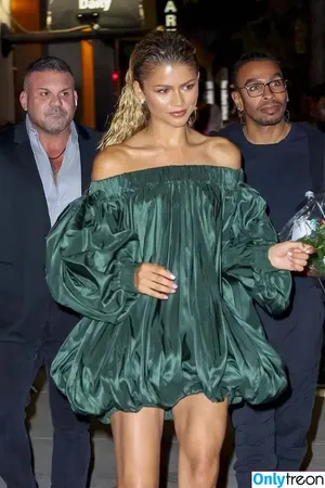 Zendaya nude photo #3255