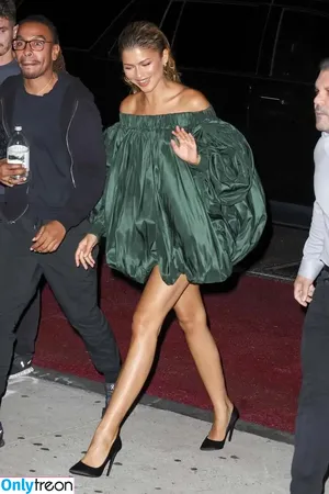 Zendaya nude photo #3263