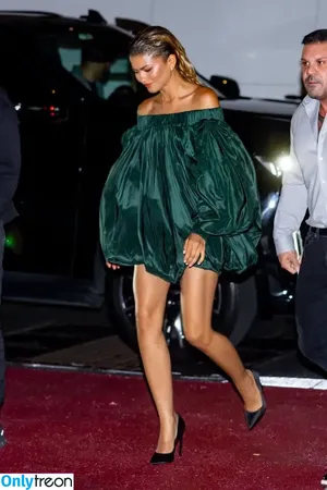 Zendaya nude photo #3274