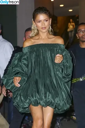 Zendaya nude photo #3281