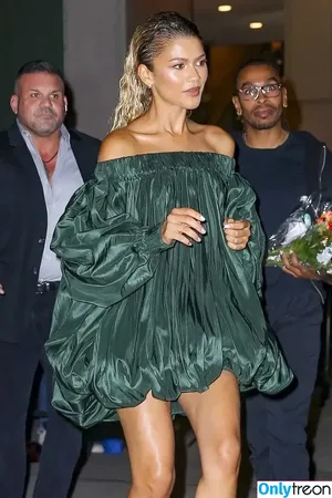 Zendaya nude photo #3283