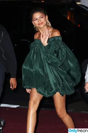 Zendaya nude photo #3290