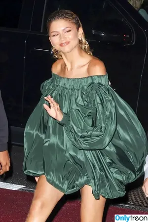 Zendaya nude photo #3299