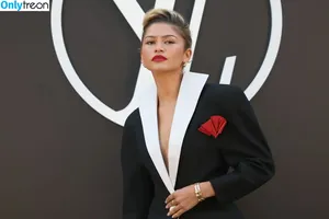Zendaya nude photo #3314