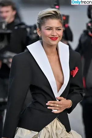Zendaya nude photo #3351