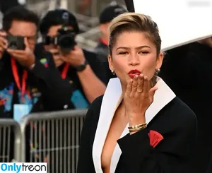 Zendaya nude photo #3352