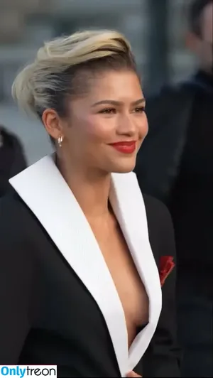 Zendaya nude photo #3357