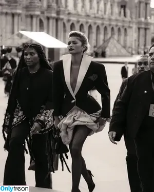 Zendaya nude photo #3363