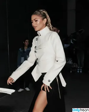 Zendaya nude photo #3388