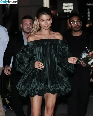 Zendaya nude photo #3392
