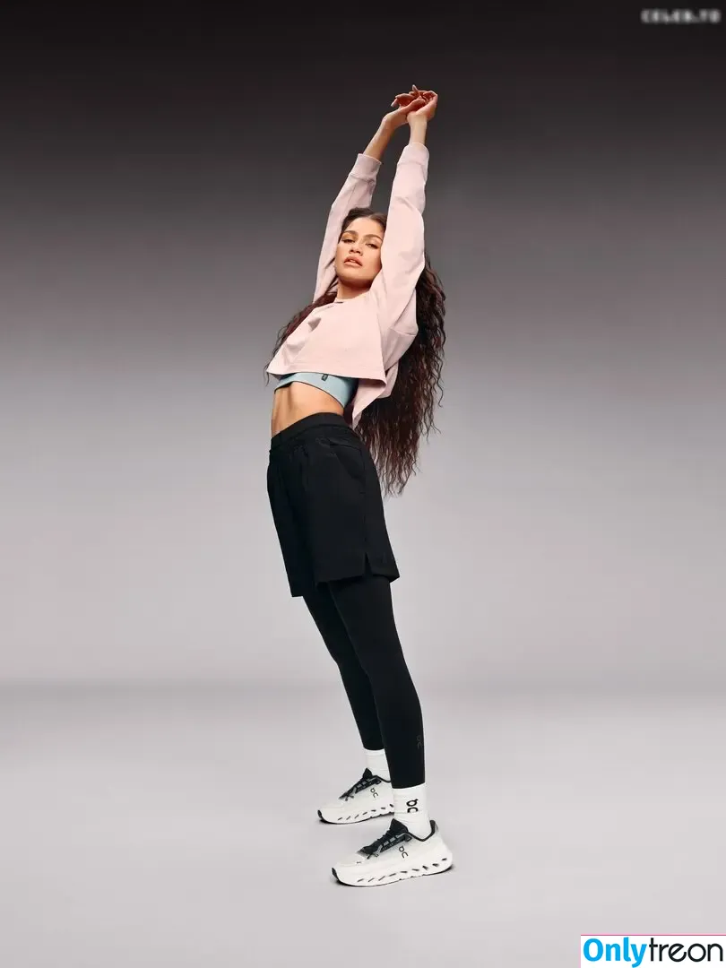 Zendaya nude photo #3002 (Zendaya)