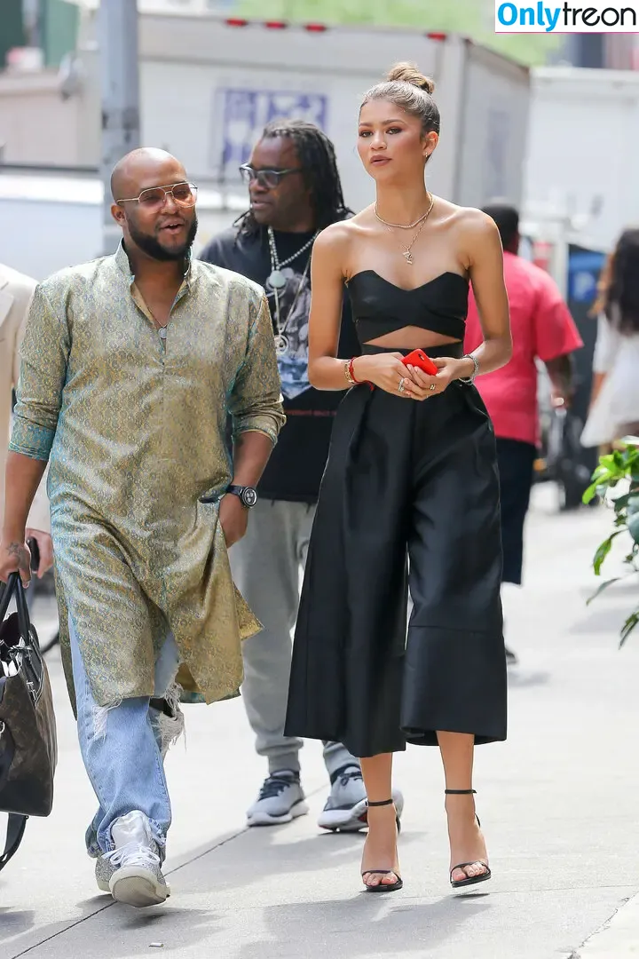 Zendaya nude photo #3032 (Zendaya)