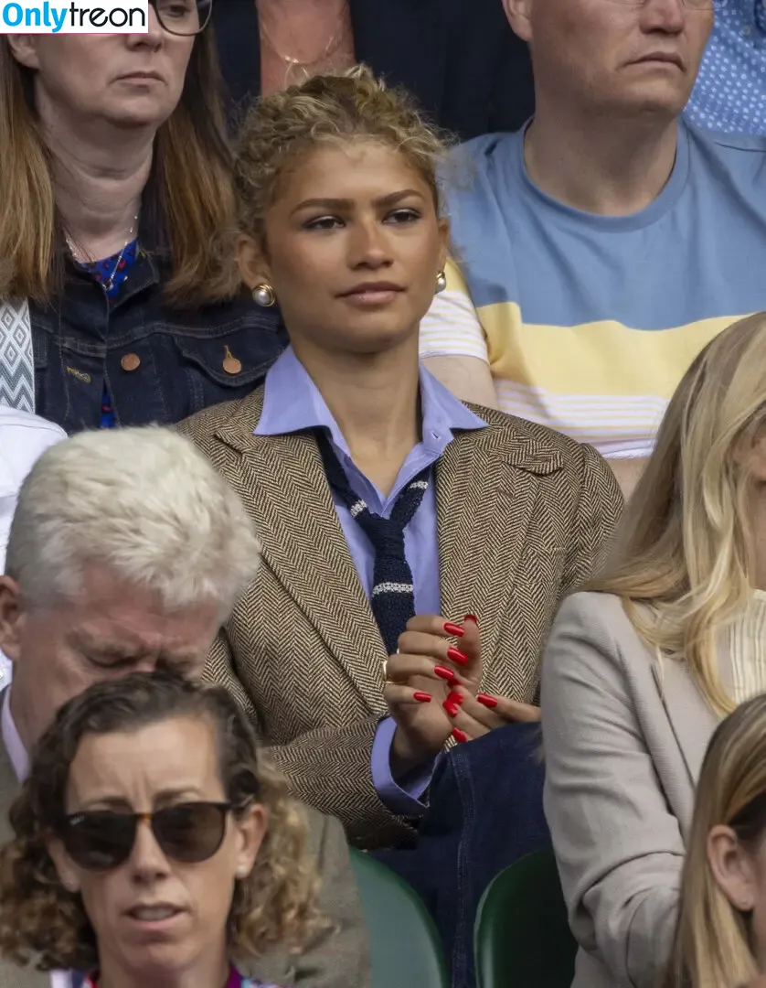 Zendaya nude photo #3086 (Zendaya)