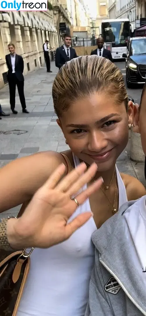 Zendaya nude photo #3108 (Zendaya)