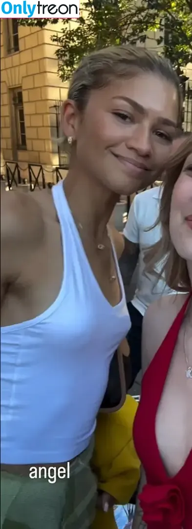 Zendaya nude photo #3128 (Zendaya)