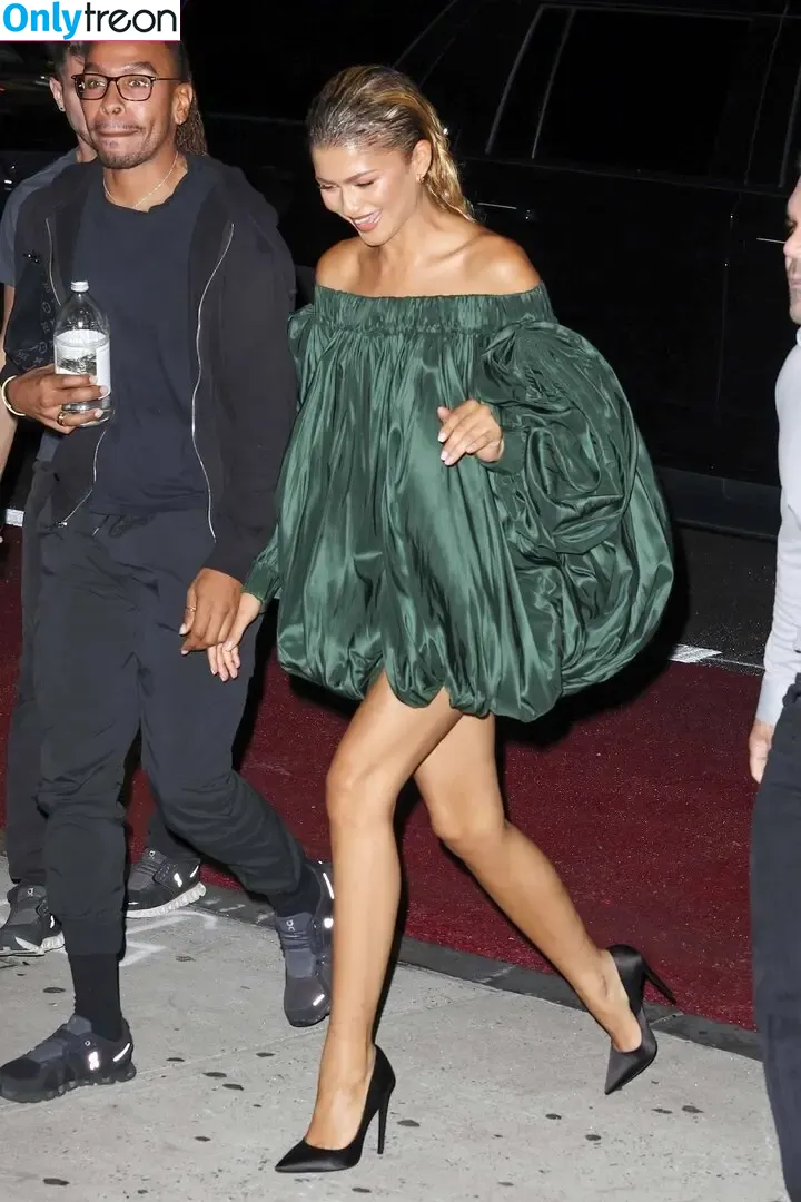 Zendaya nude photo #3264 (Zendaya)