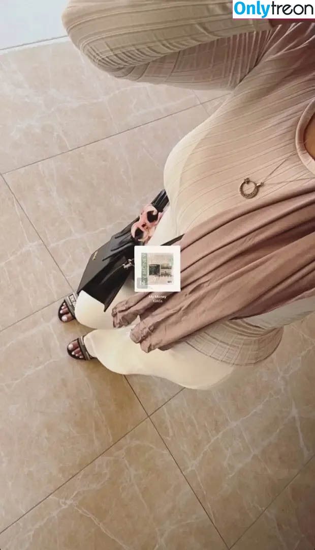 Zeynohijabi nude photo #0011 (Zeynohijabi)