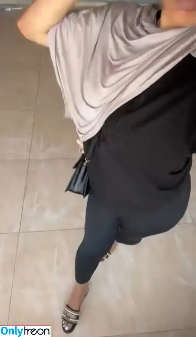 Zeynohijabi nude photo #0023 (Zeynohijabi)