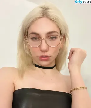 Zheanna Erose / digital.harmonic / edanarose / iamzheanna nude photo #0024