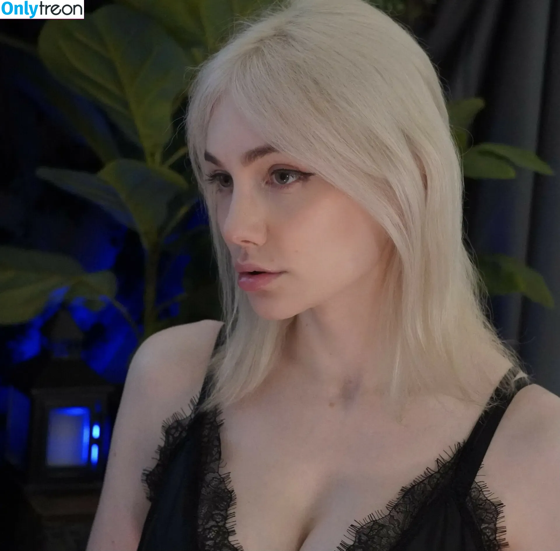 Zheanna Erose nude photo #0005 (digital.harmonic / edanarose / iamzheanna)