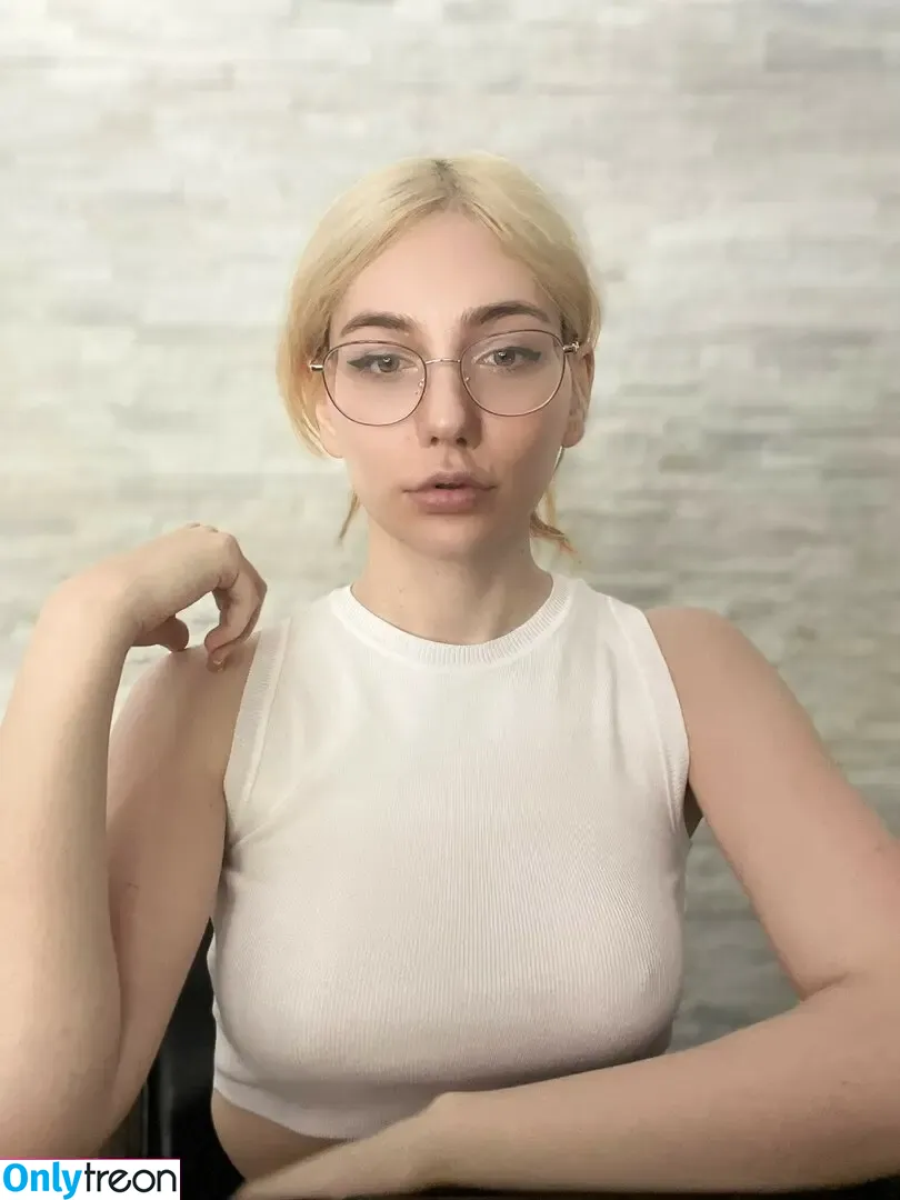 Zheanna Erose nude photo #0007 (digital.harmonic / edanarose / iamzheanna)