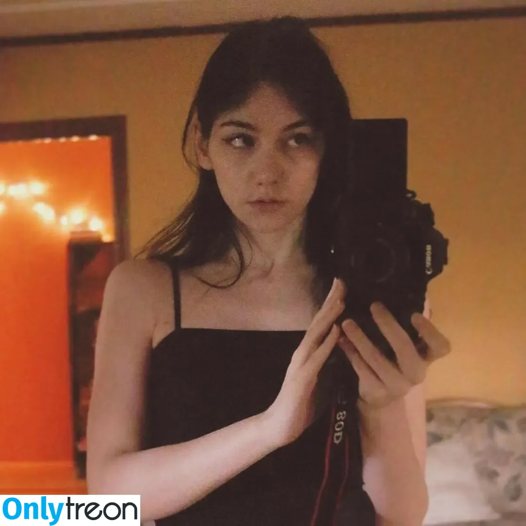 Zheanna Erose nude photo #0016 (digital.harmonic / edanarose / iamzheanna)