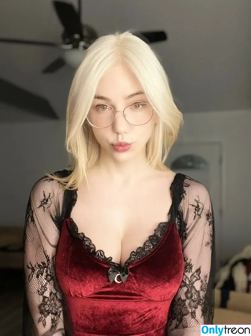 Zheanna Erose nude photo #0021 (digital.harmonic / edanarose / iamzheanna)