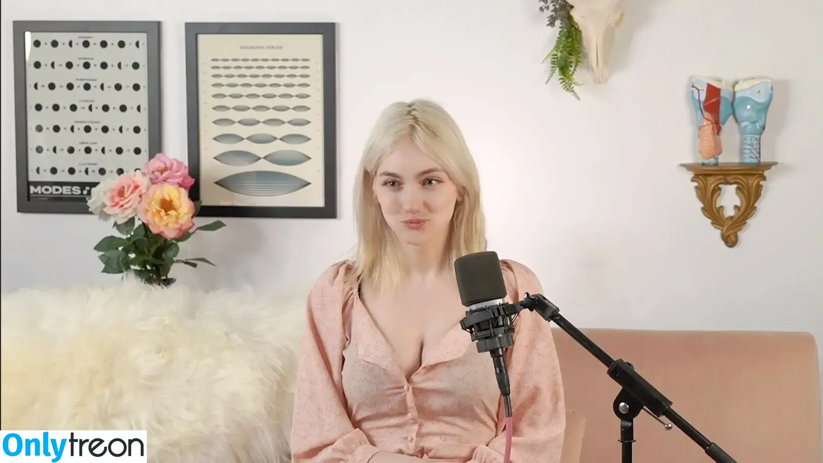 Zheanna Erose nude photo #0026 (digital.harmonic / edanarose / iamzheanna)