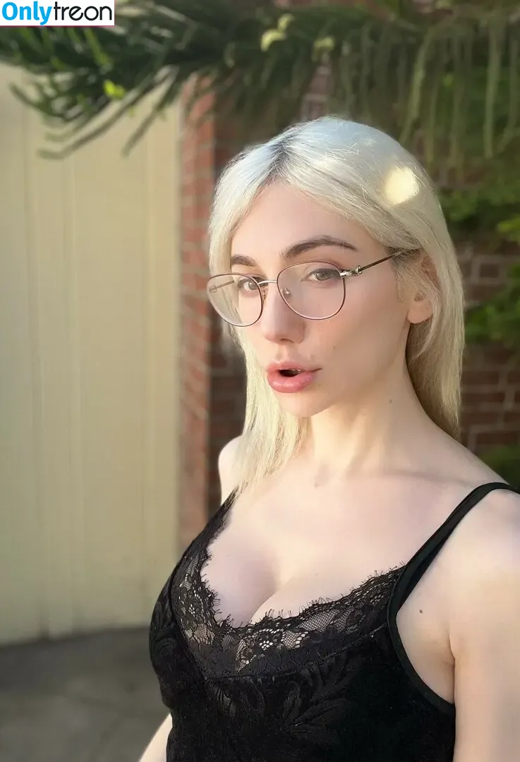 Zheanna Erose nude photo #0027 (digital.harmonic / edanarose / iamzheanna)