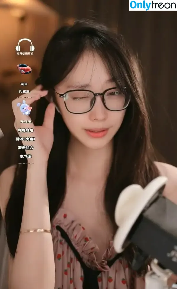 Zhou Tong Tong nude photo #0016 ( / tongtongtong.zhou / 周童桐 / 周童潼)