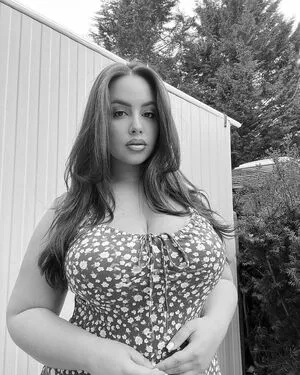 Zina Hadid / moroccanzina_ / therealzinax / zinahadid nude photo #0056
