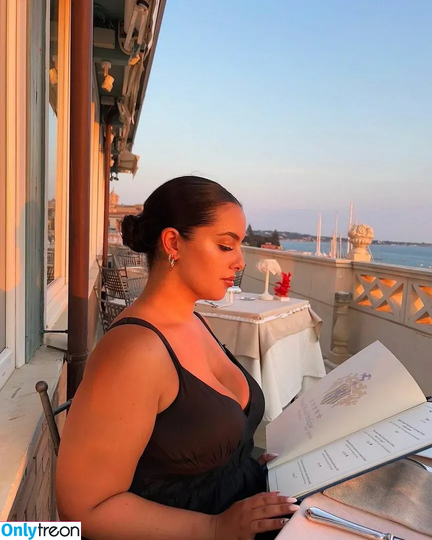 Zina Hadid nude photo #0101 (moroccanzina_ / therealzinax / zinahadid)
