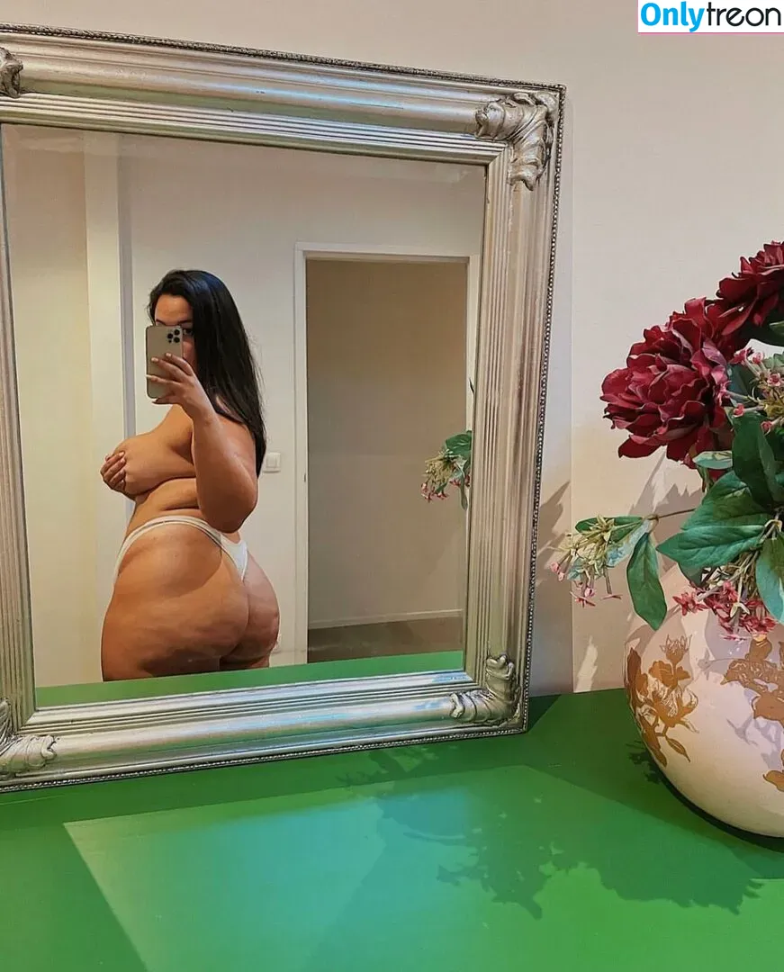 Zina Hadid nude photo #0119 (moroccanzina_ / therealzinax / zinahadid)