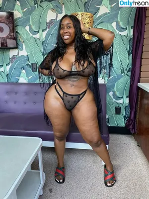 zmeenaorrxclusive / zmeenaorr nude photo #0025
