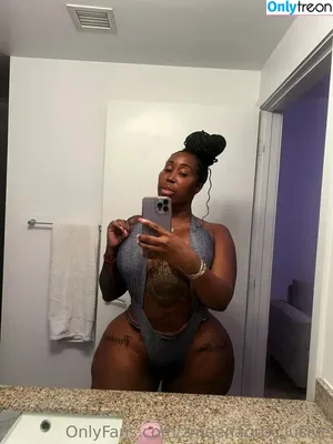 zmeenaorrxclusive / zmeenaorr nude photo #0032