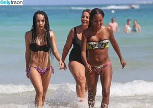Zoë Kravitz / zoeisabellakravitz nude photo #0037