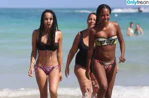 Zoë Kravitz / zoeisabellakravitz nude photo #0043