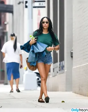 Zoë Kravitz / zoeisabellakravitz nude photo #0087
