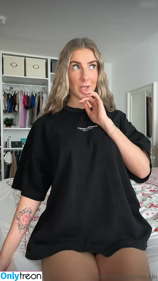 Zoe.kln nude photo #0052 (Zoe.kln)