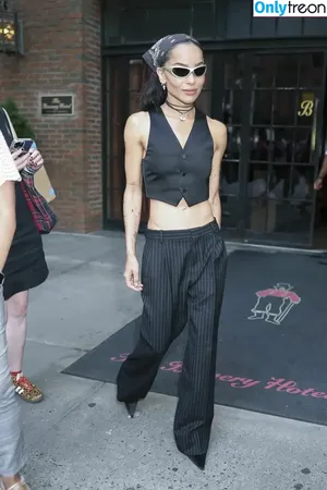 Zoe Kravitz / zoeisabellakravitz nude photo #0464