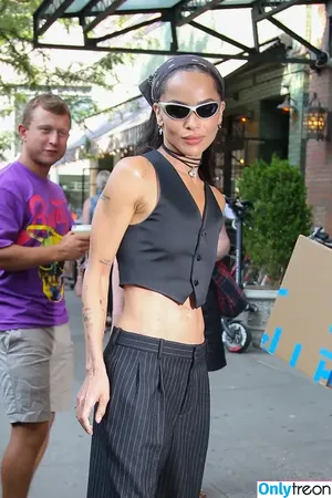 Zoe Kravitz / zoeisabellakravitz nude photo #0467