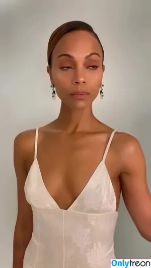 Zoe Saldana / zoesaldana nude photo #1033