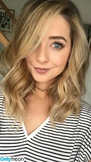 Zoë Sugg / Zoe Sugg / zoesugg nude photo #0089