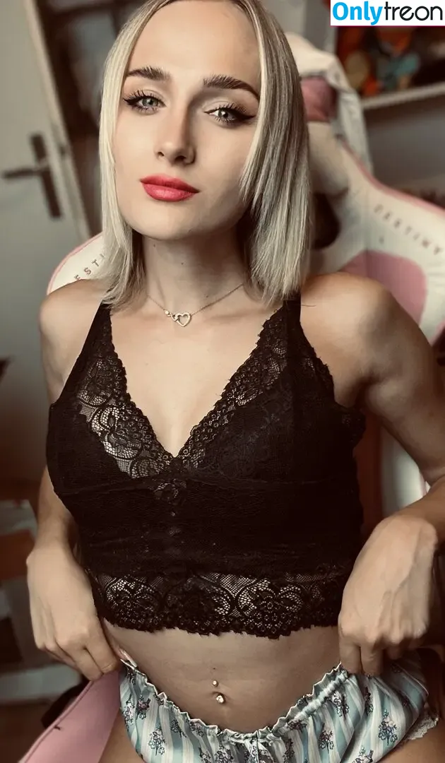 Zoerosedaily nude photo #0036 (zoeroseofficial)