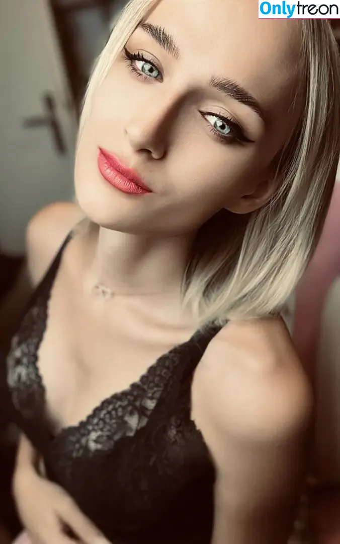 Zoerosedaily nude photo #0038 (zoeroseofficial)