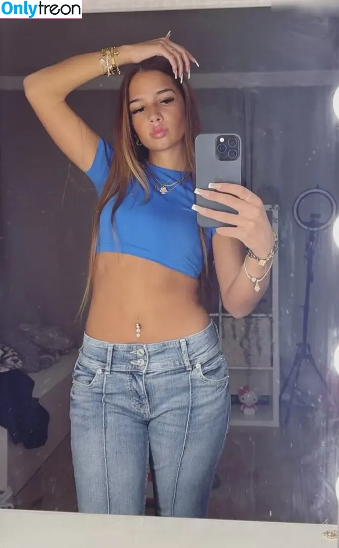 Zoesalg nude photo #0042 (Zoesalg)