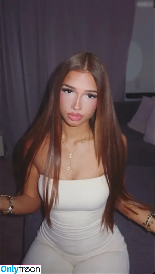 Zoesalg nude photo #0077 (Zoesalg)
